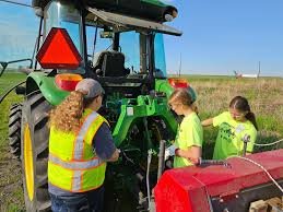 Técnicas de Manejo y Conducción Segura de Tractores